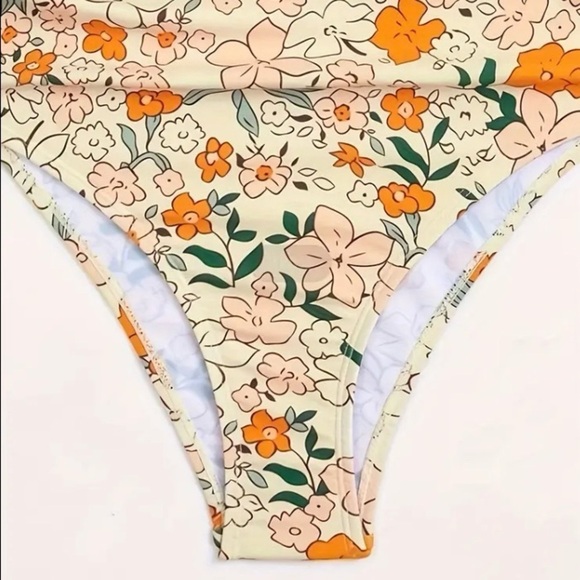 One Piece Swimsuit with Ruffled V-Neck with Open Back - Picture 13 of 15